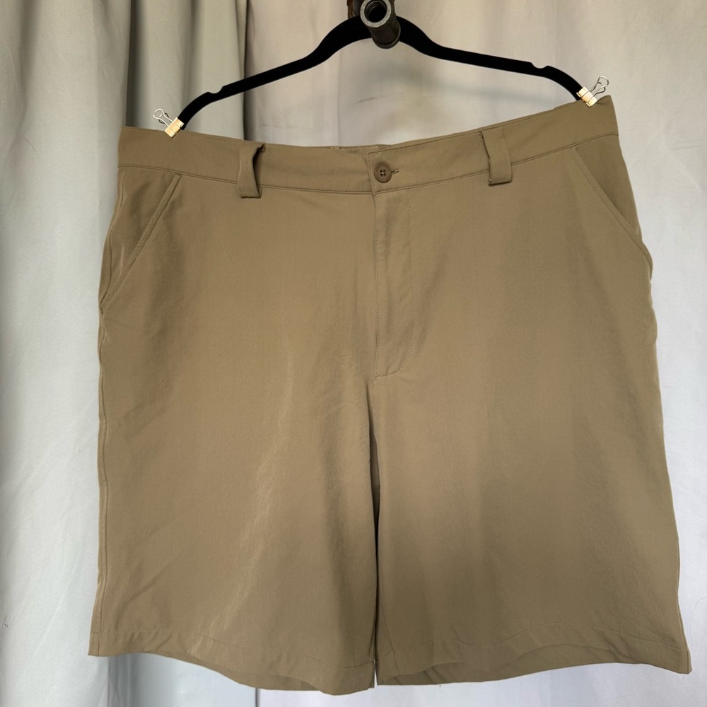 Men's tan khaki size 38 Casual Shorts under armour